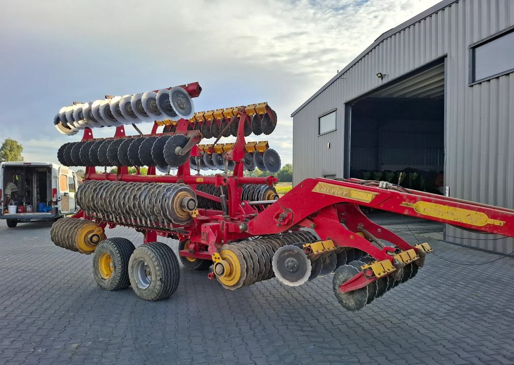 Väderstad Carrier 820 2011 rok , Nowe Talerze , Nie Malowany , Stan Bardzo Dobry - Maquina para lavrar a terra: foto 1 Väderstad Carrier 820 2011 rok , Nowe Talerze , Nie Malowany , Stan Bardzo Dobry - Maquina para lavrar a terra: foto 1
