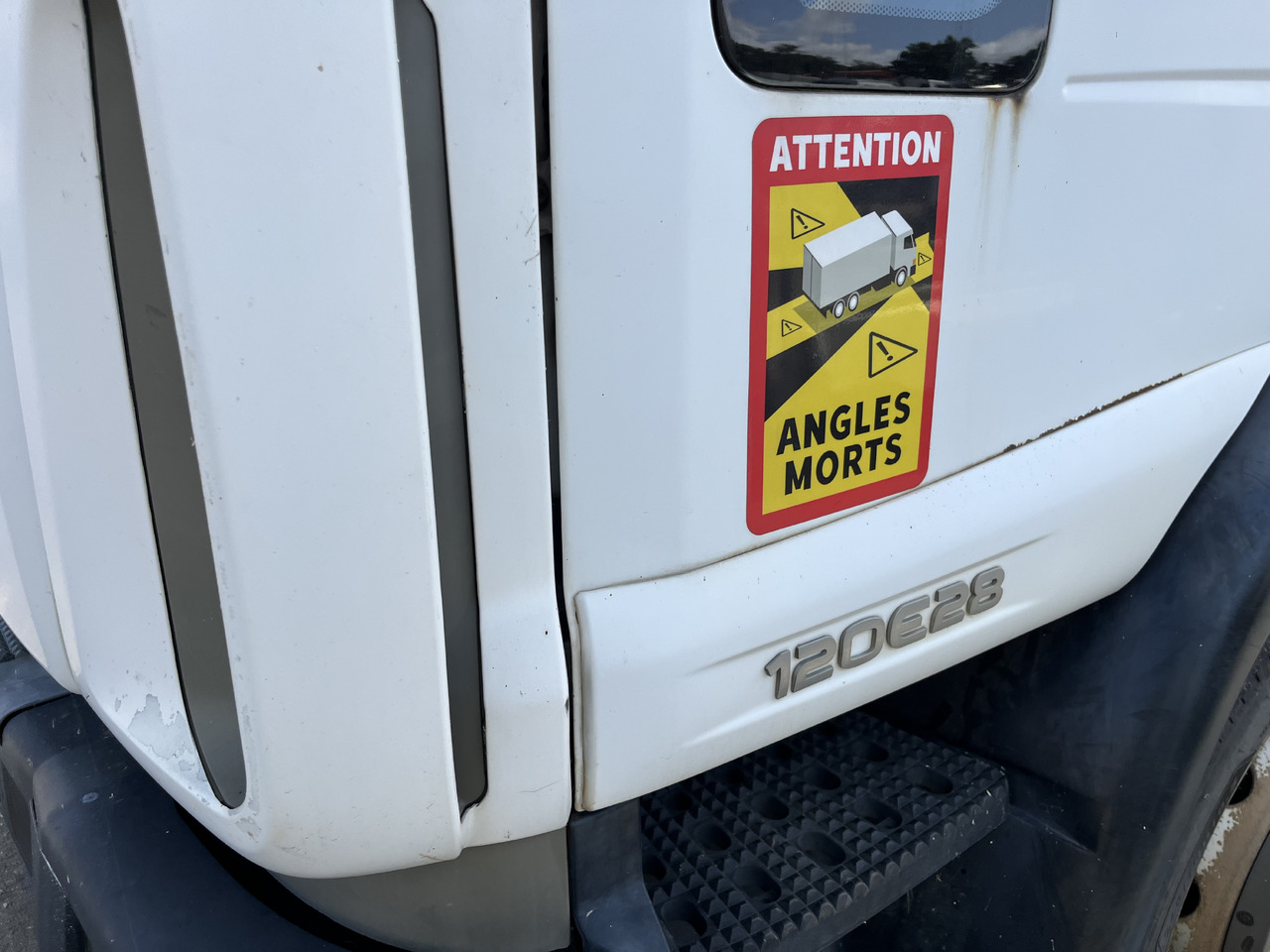 IVECO Eurocargo 120e28 - Camião furgão: foto 4 IVECO Eurocargo 120e28 - Camião furgão: foto 4