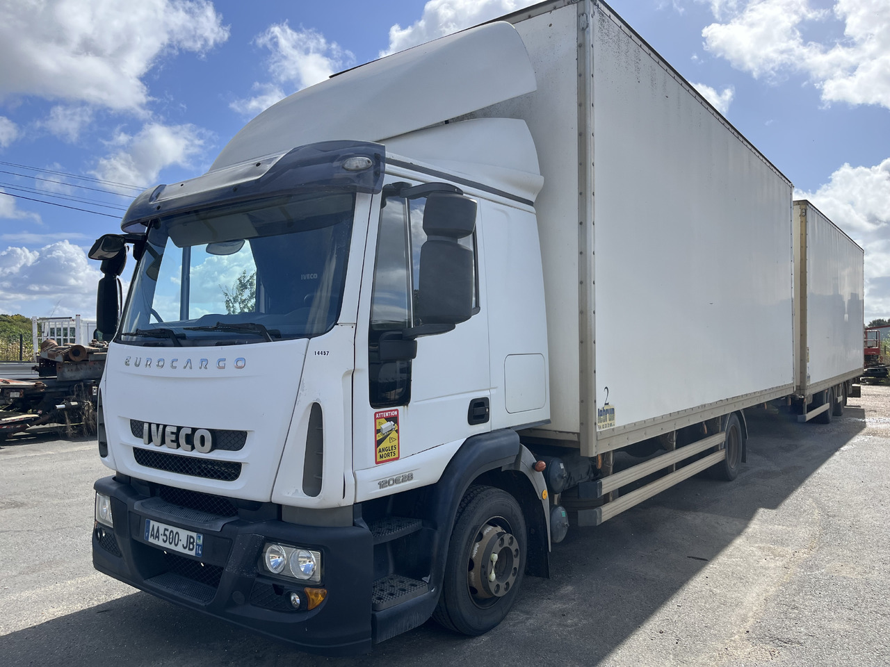 IVECO Eurocargo 120e28 - Camião furgão: foto 1 IVECO Eurocargo 120e28 - Camião furgão: foto 1