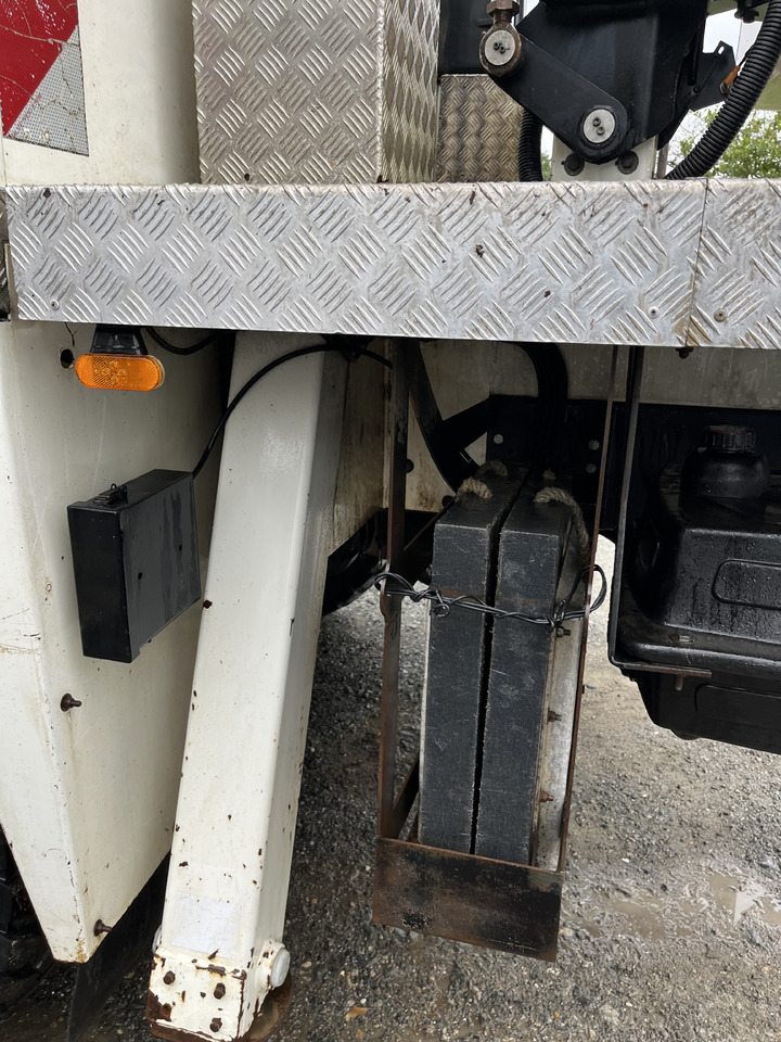 Caminhão com plataforma aérea Iveco Eurocargo 150E28 4x4 nacelle Time 16M: foto 15 Caminhão com plataforma aérea Iveco Eurocargo 150E28 4x4 nacelle Time 16M: foto 15