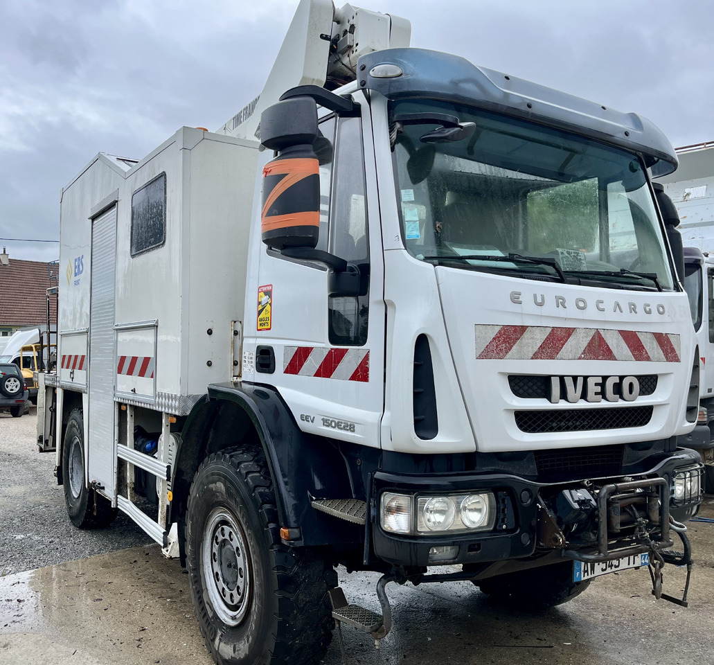 Iveco Eurocargo 150E28 4x4 nacelle Time 16M - Caminhão com plataforma aérea: foto 3 Iveco Eurocargo 150E28 4x4 nacelle Time 16M - Caminhão com plataforma aérea: foto 3