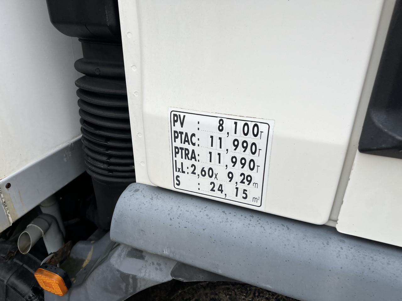 MAN Tga 12-180 - Camião frigorífico: foto 3 MAN Tga 12-180 - Camião frigorífico: foto 3