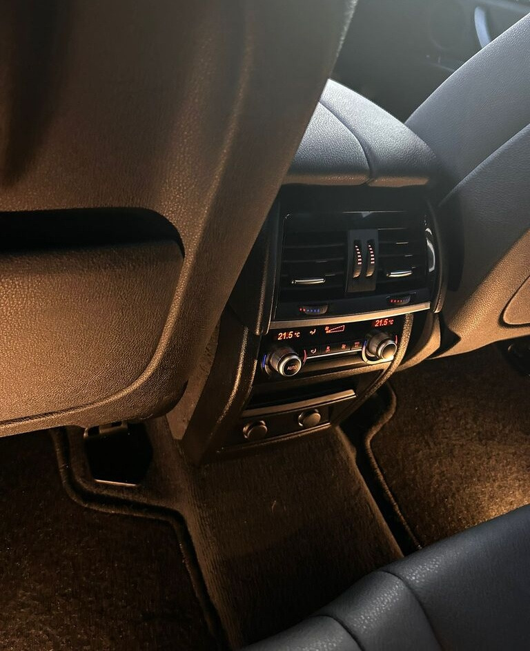 SUV BMW X5: foto 33