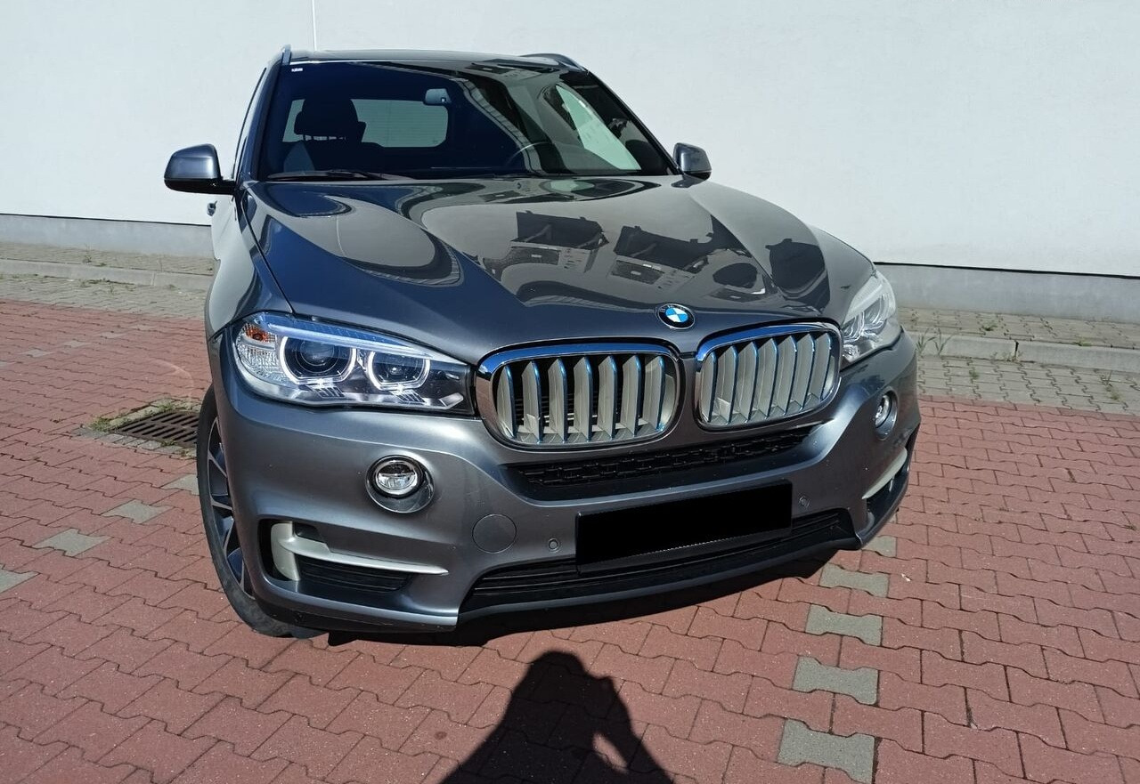 SUV BMW X5: foto 15
