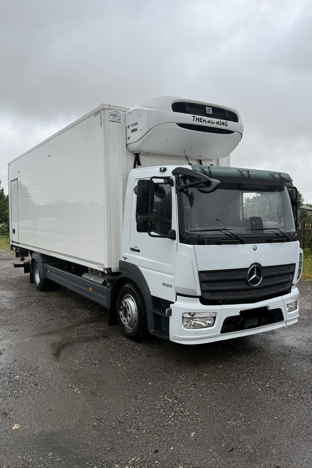 MERCEDES-BENZ ATEGO 1523 - Camião frigorífico: foto 4 MERCEDES-BENZ ATEGO 1523 - Camião frigorífico: foto 4