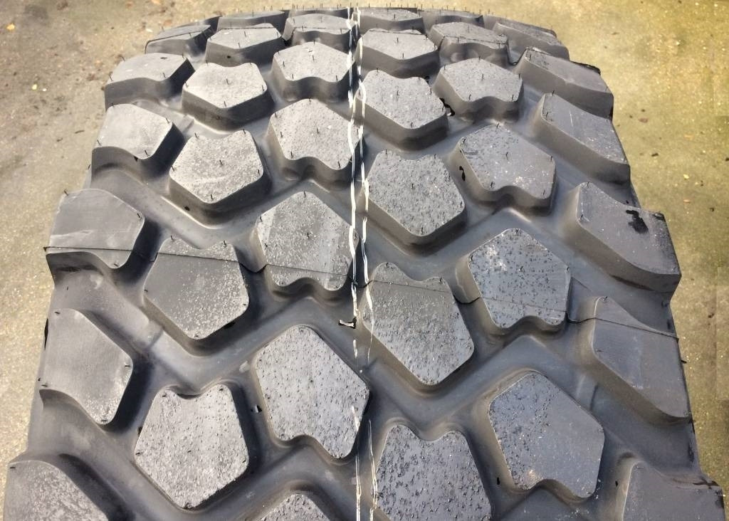 Michelin 24R21 XZL - NEW - Pneu por Máquina agrícola: foto 2 Michelin 24R21 XZL - NEW - Pneu por Máquina agrícola: foto 2