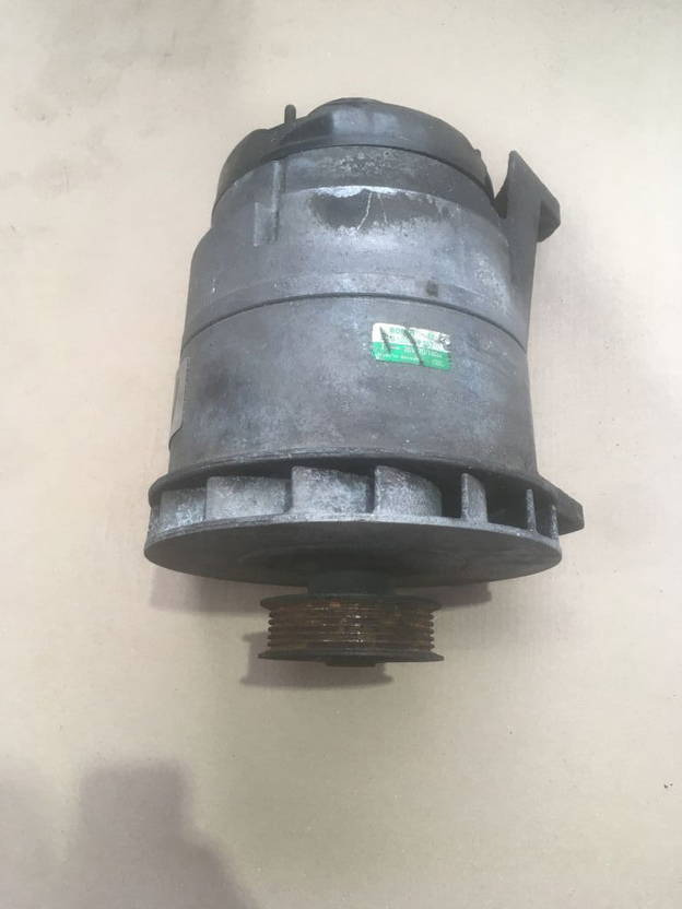 Bosch Lichtmaschine 140A Bosch 0120689587 / 0120689574 / 0120689571 0120689536 M - Alternador por Ônibus: foto 1 Bosch Lichtmaschine 140A Bosch 0120689587 / 0120689574 / 0120689571 0120689536 M - Alternador por Ônibus: foto 1