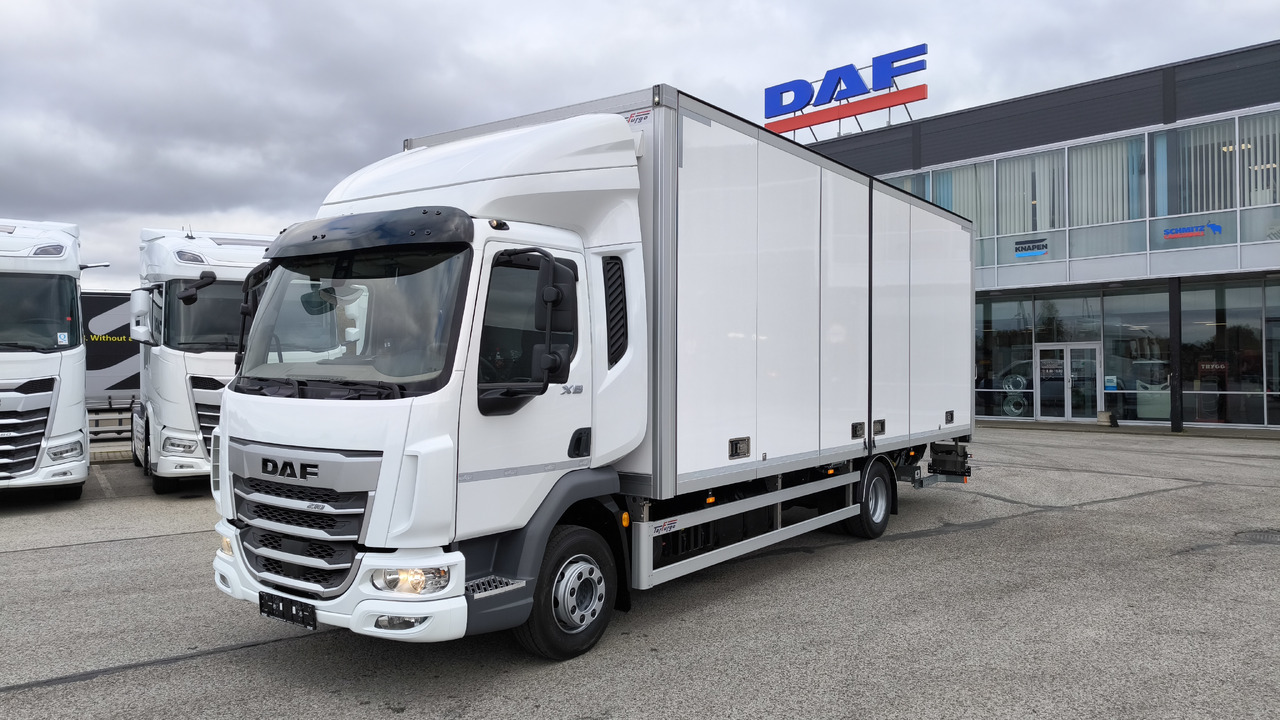 DAF XB 210 FA - Camião furgão: foto 1 DAF XB 210 FA - Camião furgão: foto 1
