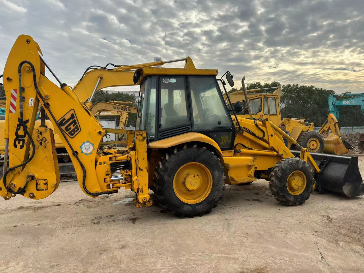 JCB 3CX - Retroescavadeira: foto 3 JCB 3CX - Retroescavadeira: foto 3