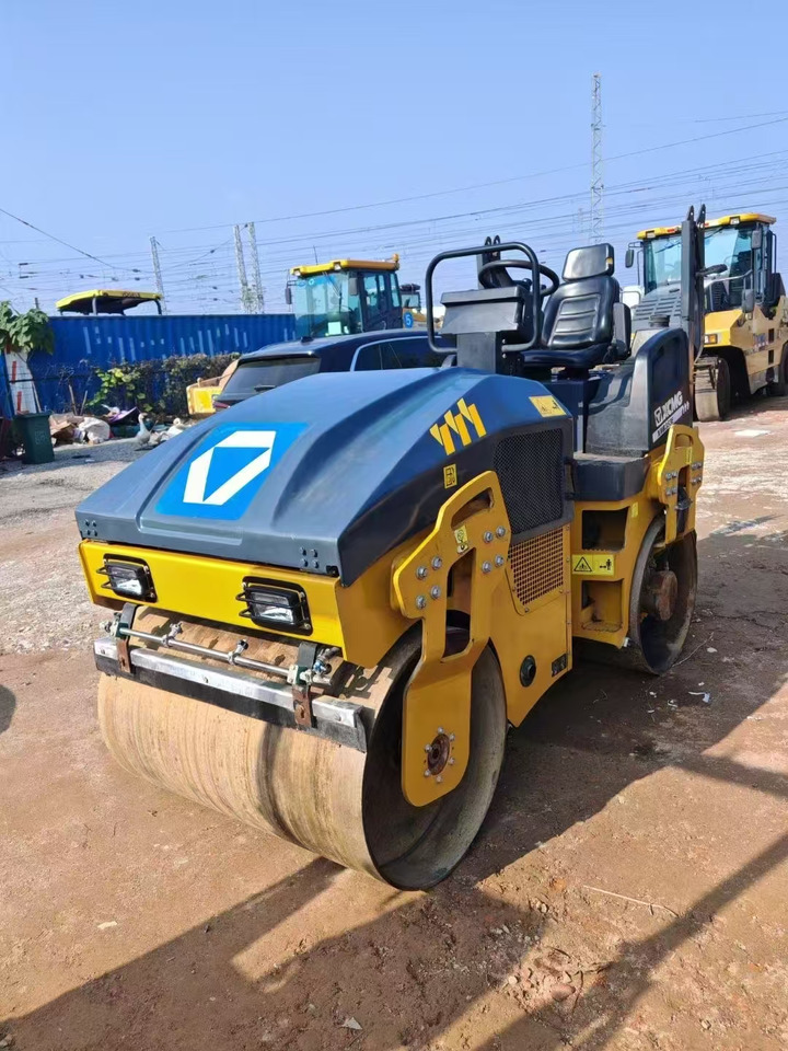 XCMG XMR353E - Compactador pequeno de asfalto: foto 2 XCMG XMR353E - Compactador pequeno de asfalto: foto 2