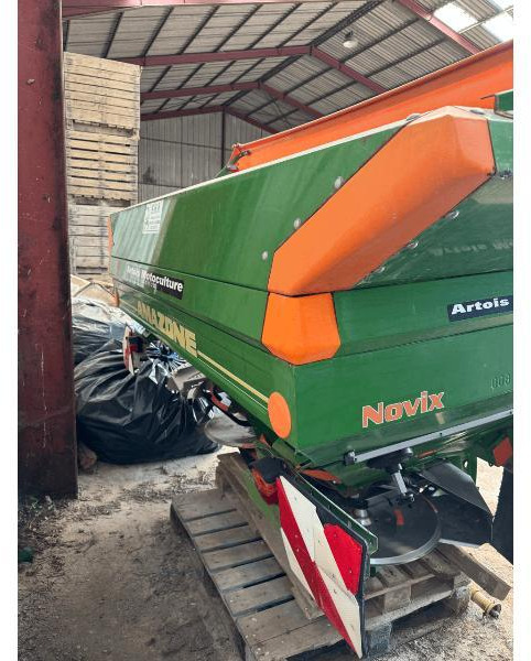 AMAZONE NOVIX - Distribuidor de fertilizantes: foto 1 AMAZONE NOVIX - Distribuidor de fertilizantes: foto 1