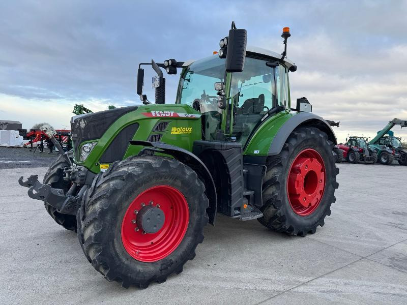 FENDT 724 PROFI PLUS - Trator: foto 1 FENDT 724 PROFI PLUS - Trator: foto 1