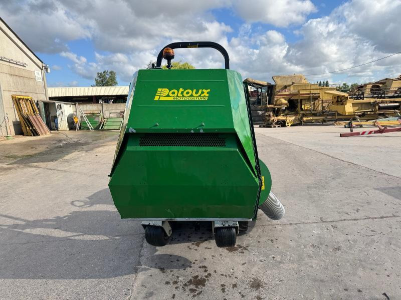 JOHN DEERE 1026R - Trator: foto 3 JOHN DEERE 1026R - Trator: foto 3