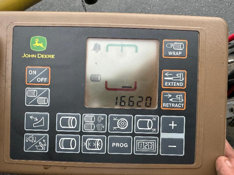 Enfardadeira de fardos redondos JOHN DEERE 864: foto 8