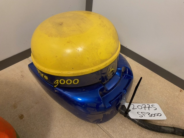 JOHN DEERE SF3000 - Sistema de navegação por Máquina agrícola: foto 1 JOHN DEERE SF3000 - Sistema de navegação por Máquina agrícola: foto 1