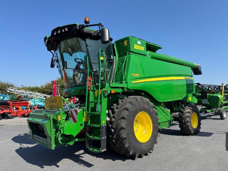 JOHN DEERE T550 - Ceifeira debulhadora: foto 1 JOHN DEERE T550 - Ceifeira debulhadora: foto 1
