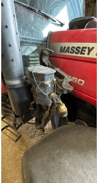 Trator MASSEY-FERGUSON 5460: foto 9