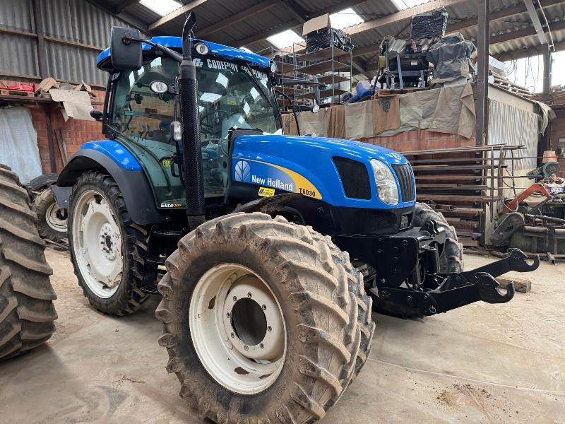 NEW-HOLLAND T6030 - Trator: foto 2 NEW-HOLLAND T6030 - Trator: foto 2