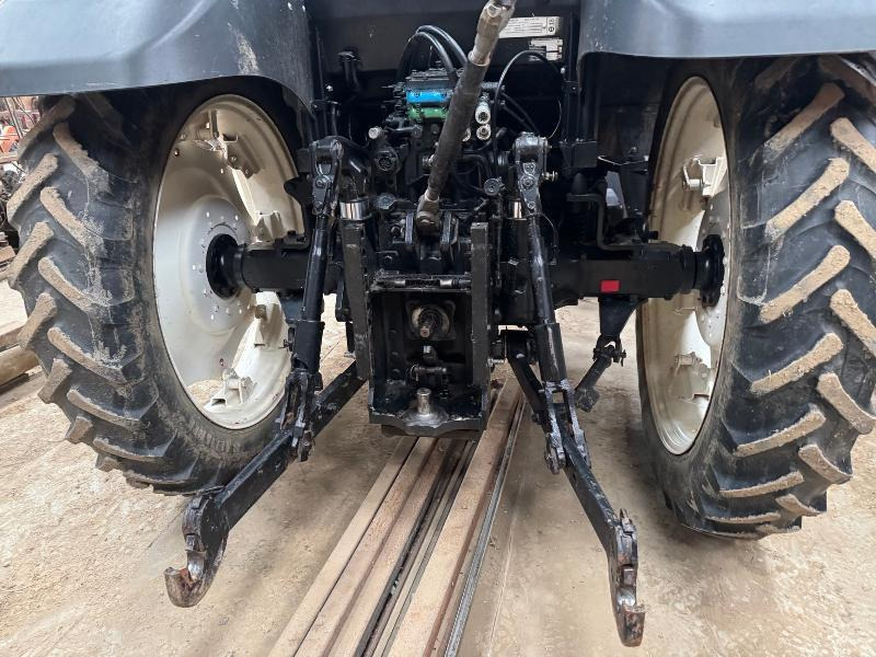 NEW-HOLLAND T6030 - Trator: foto 5 NEW-HOLLAND T6030 - Trator: foto 5