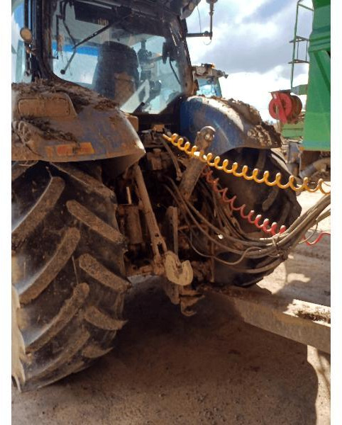 NEW-HOLLAND T7.270 AC - Trator: foto 3 NEW-HOLLAND T7.270 AC - Trator: foto 3