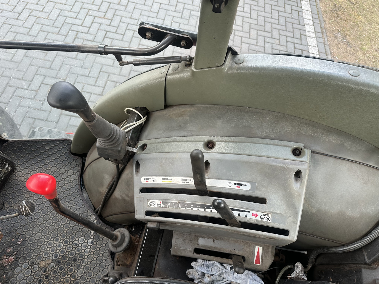 Trator ZETOR PROXIMA 7441: foto 10