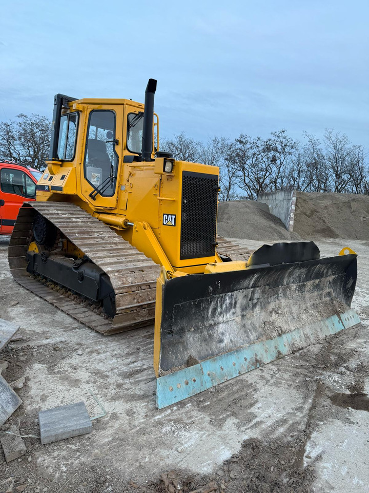 CATERPILLAR D4H BULLDOZER - Buldôzer: foto 1 CATERPILLAR D4H BULLDOZER - Buldôzer: foto 1