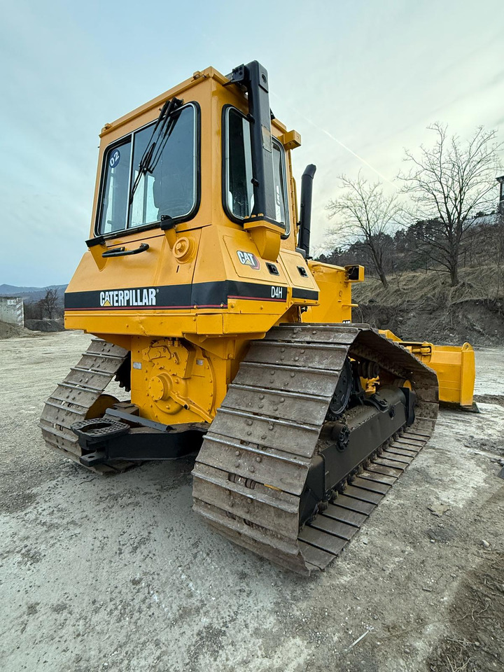 CATERPILLAR D4H BULLDOZER - Buldôzer: foto 3 CATERPILLAR D4H BULLDOZER - Buldôzer: foto 3