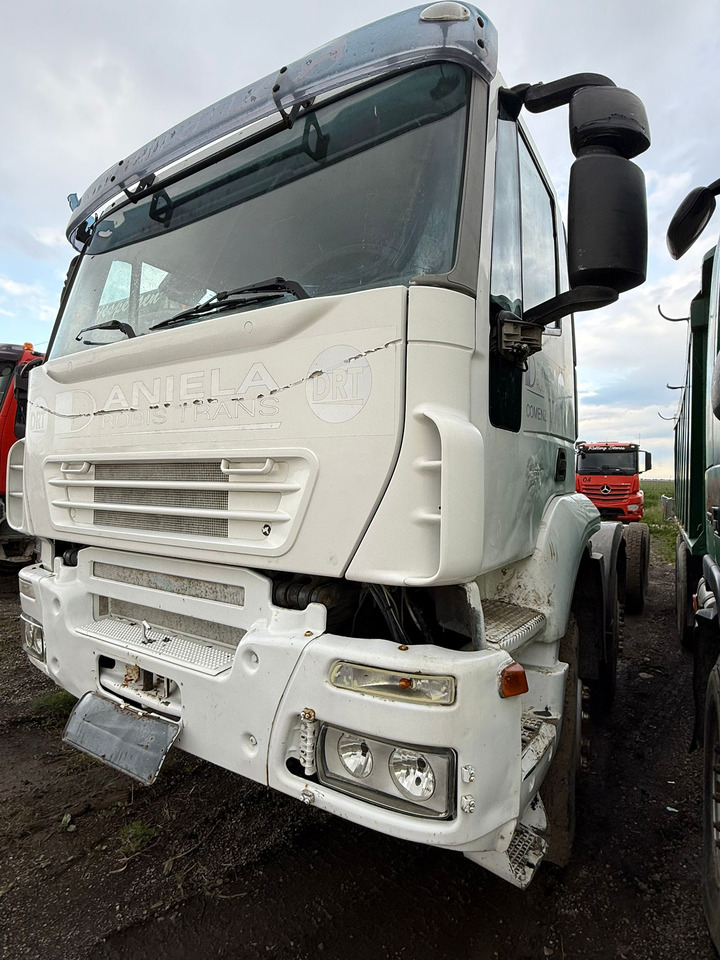 IVECO TRAKKER CHASSIS - Camião chassi: foto 1 IVECO TRAKKER CHASSIS - Camião chassi: foto 1