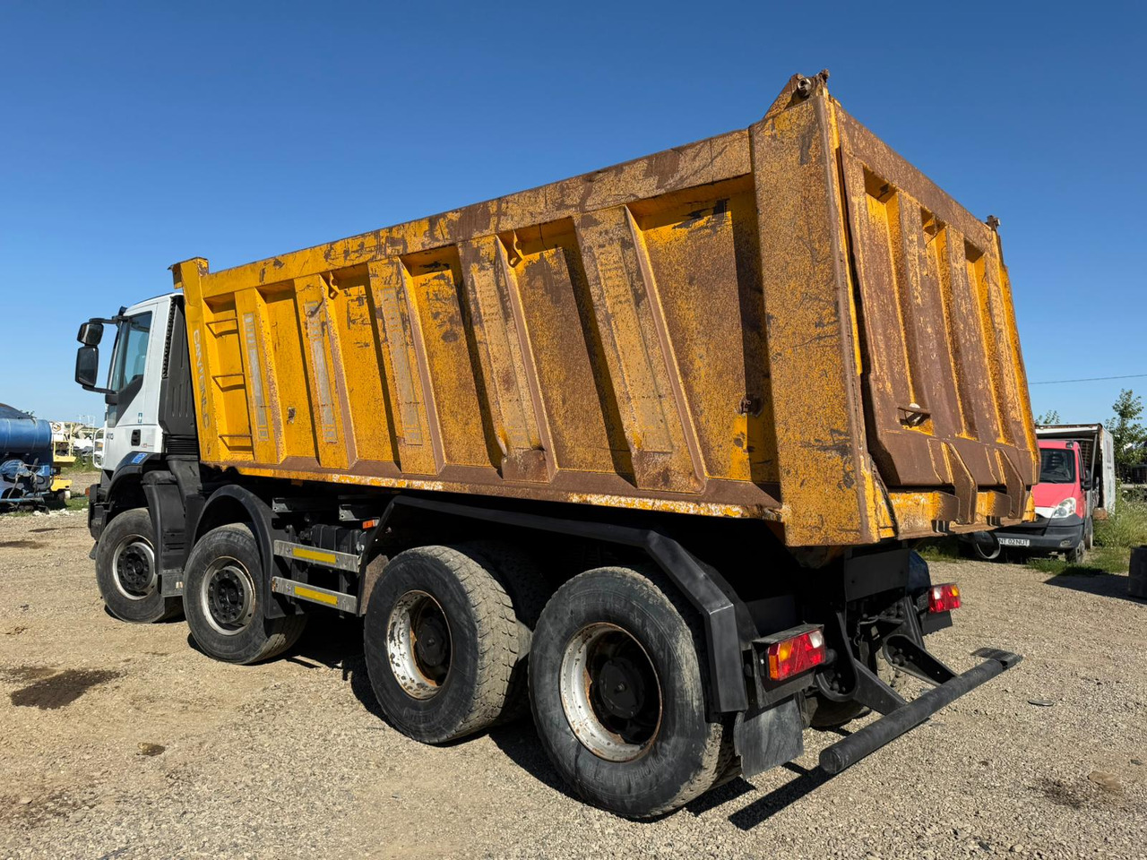 IVECO TRAKKER TIPPER - Camião basculante: foto 4 IVECO TRAKKER TIPPER - Camião basculante: foto 4