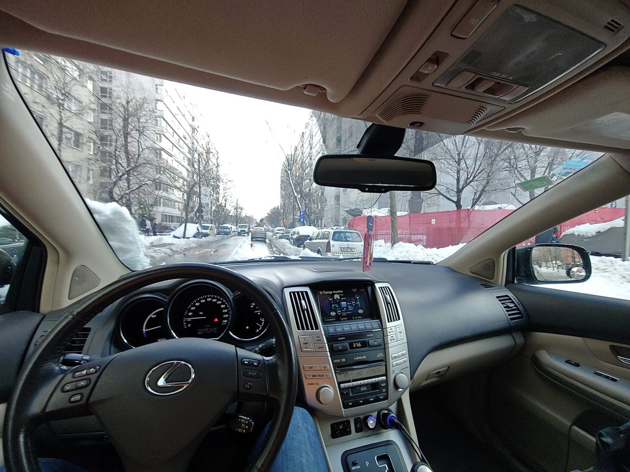 SUV Lexus RX 400H: foto 9 SUV Lexus RX 400H: foto 9