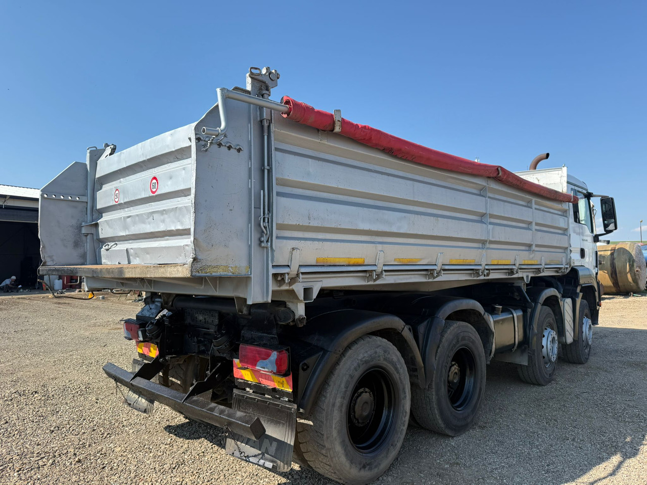 MAN TGS 8X4 Tipper - Camião basculante: foto 5 MAN TGS 8X4 Tipper - Camião basculante: foto 5