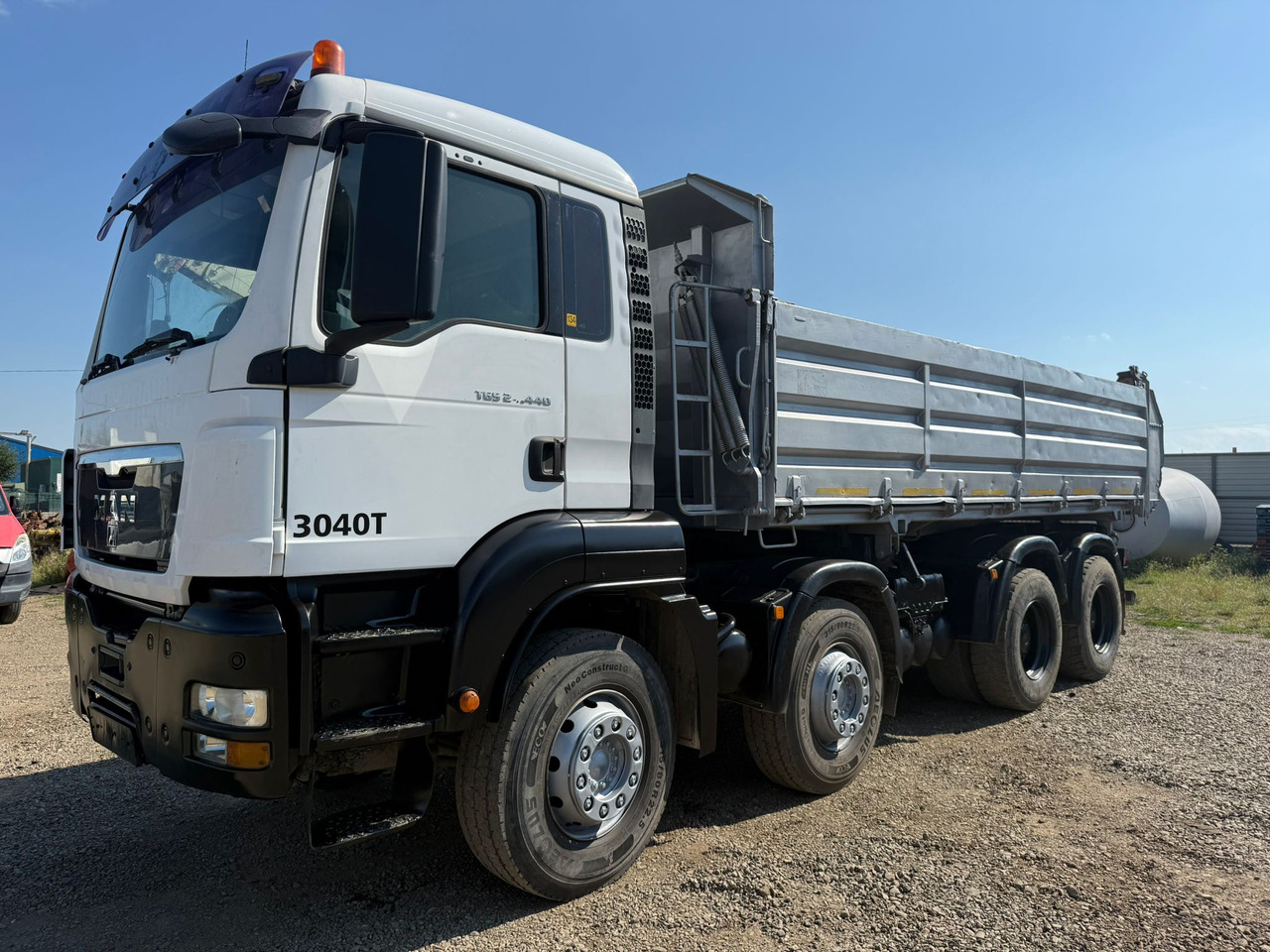 MAN TGS 8X4 Tipper - Camião basculante: foto 2 MAN TGS 8X4 Tipper - Camião basculante: foto 2