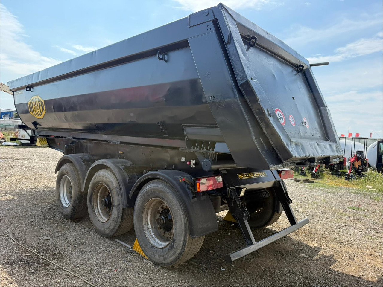 MEILLER TIPPER SEMI-TRAILER - Semi-reboque basculante: foto 1 MEILLER TIPPER SEMI-TRAILER - Semi-reboque basculante: foto 1