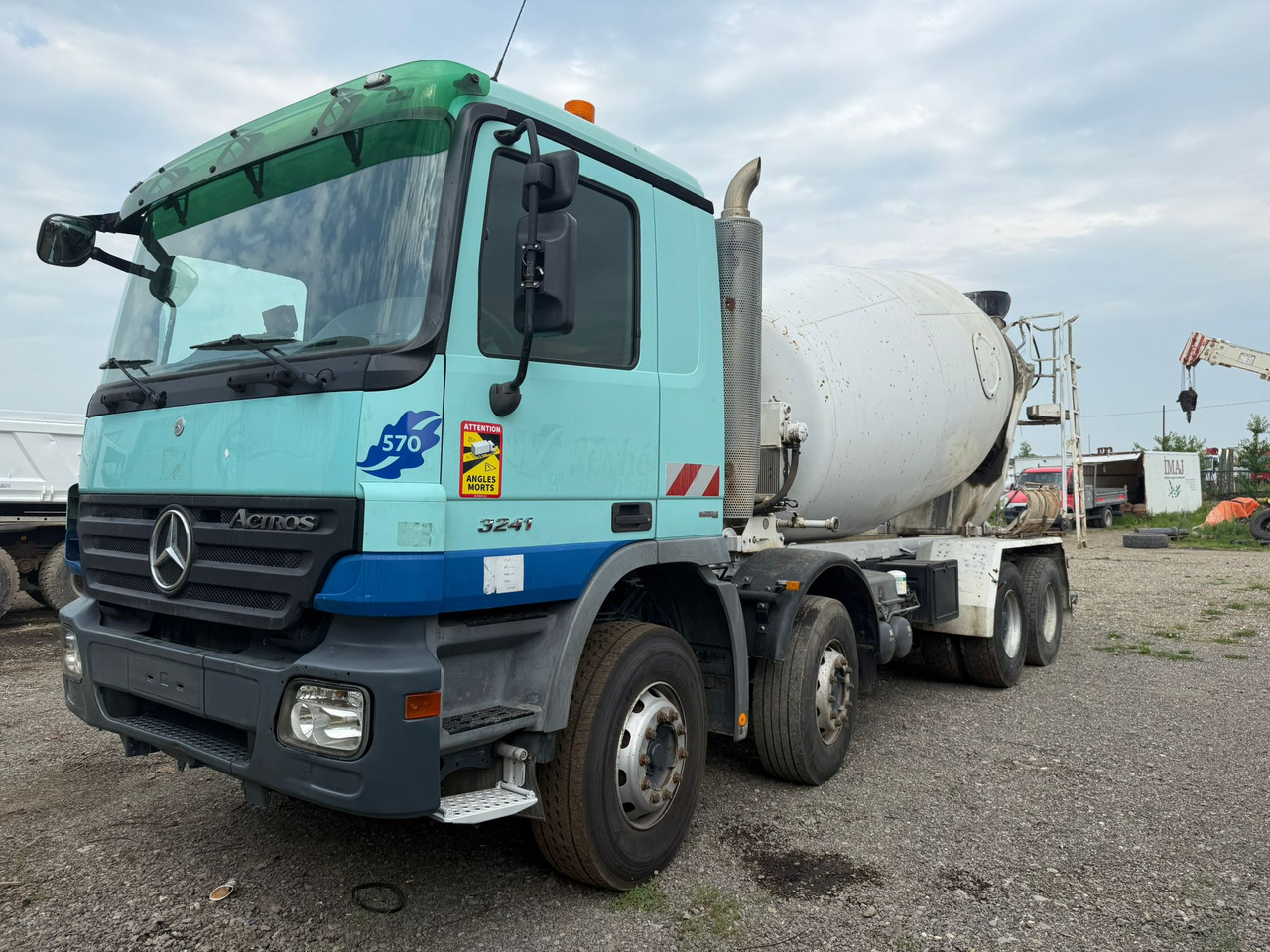 MERCEDES BENZ 3241 CONCRETE MIXER - Camião betoneira: foto 2 MERCEDES BENZ 3241 CONCRETE MIXER - Camião betoneira: foto 2