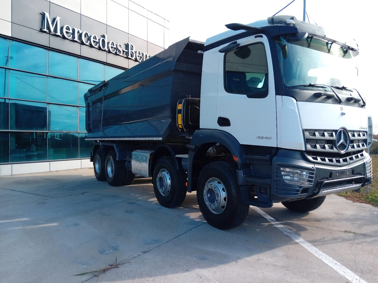 Mercedes-Benz Arocs 42.40 8×4 Basculanta/Tipper/Kipper Heavy Duty, TOP !!! - Camião basculante: foto 2 Mercedes-Benz Arocs 42.40 8×4 Basculanta/Tipper/Kipper Heavy Duty, TOP !!! - Camião basculante: foto 2