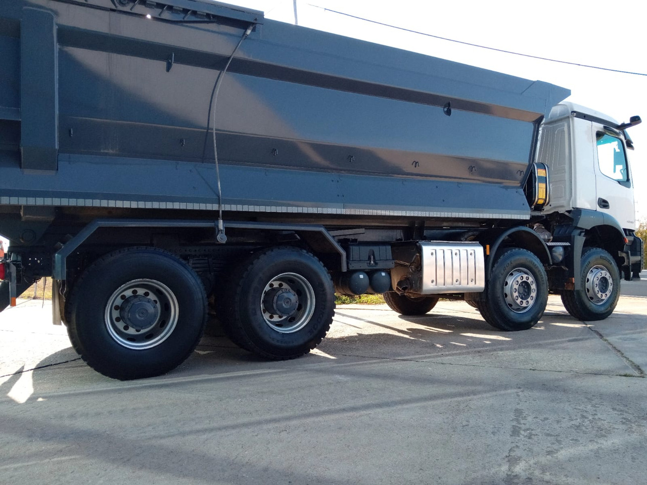 Mercedes-Benz Arocs 42.40 8×4 Basculanta/Tipper/Kipper Heavy Duty, TOP !!! - Camião basculante: foto 4 Mercedes-Benz Arocs 42.40 8×4 Basculanta/Tipper/Kipper Heavy Duty, TOP !!! - Camião basculante: foto 4