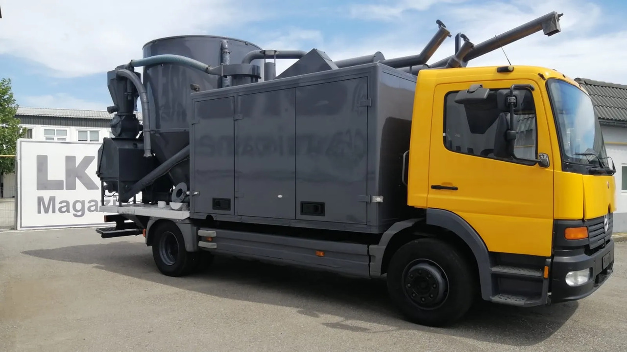 Mercedes-Benz Atego & Gmelin Animal Feed Mill and Mixer/FNC - Equipamento de gado: foto 3 Mercedes-Benz Atego & Gmelin Animal Feed Mill and Mixer/FNC - Equipamento de gado: foto 3