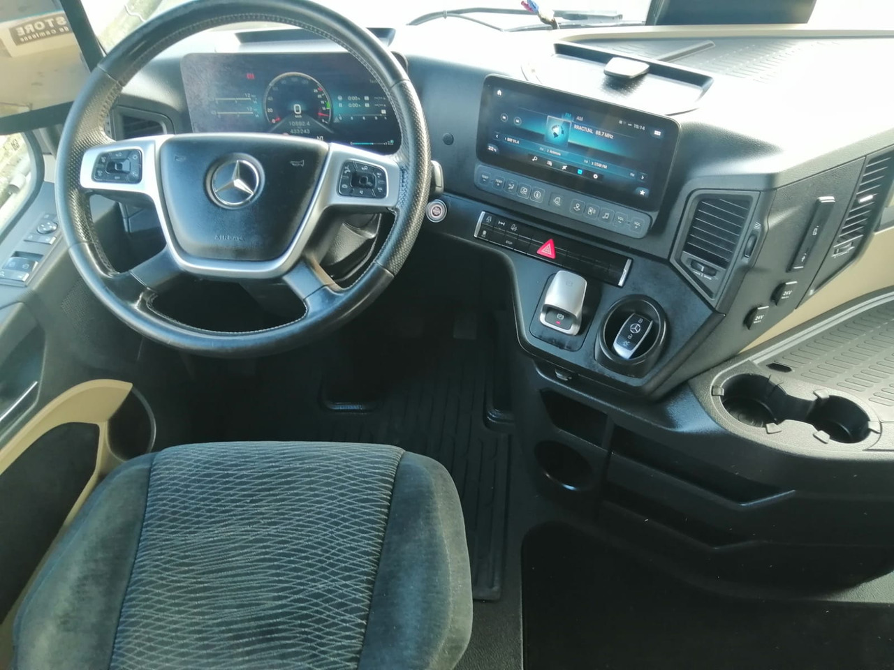 Mercedes-Benz Actros 1845 LS, BIG SPACE, TOP!!! - Tractor: foto 4 Mercedes-Benz Actros 1845 LS, BIG SPACE, TOP!!! - Tractor: foto 4