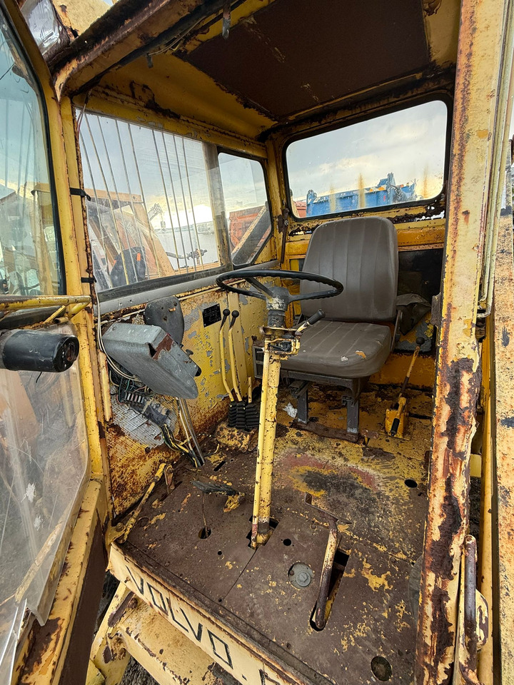 VOLVO BM FRONT LOADER - Pá carregadora de rodas: foto 5 VOLVO BM FRONT LOADER - Pá carregadora de rodas: foto 5