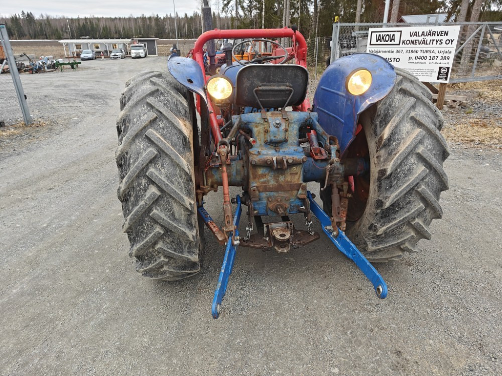 FORDSON Power Major - Trator: foto 3 FORDSON Power Major - Trator: foto 3