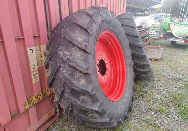 Fendt Takarenkaat 650/65R42 vanteineen - Pneu por Trator: foto 3 Fendt Takarenkaat 650/65R42 vanteineen - Pneu por Trator: foto 3