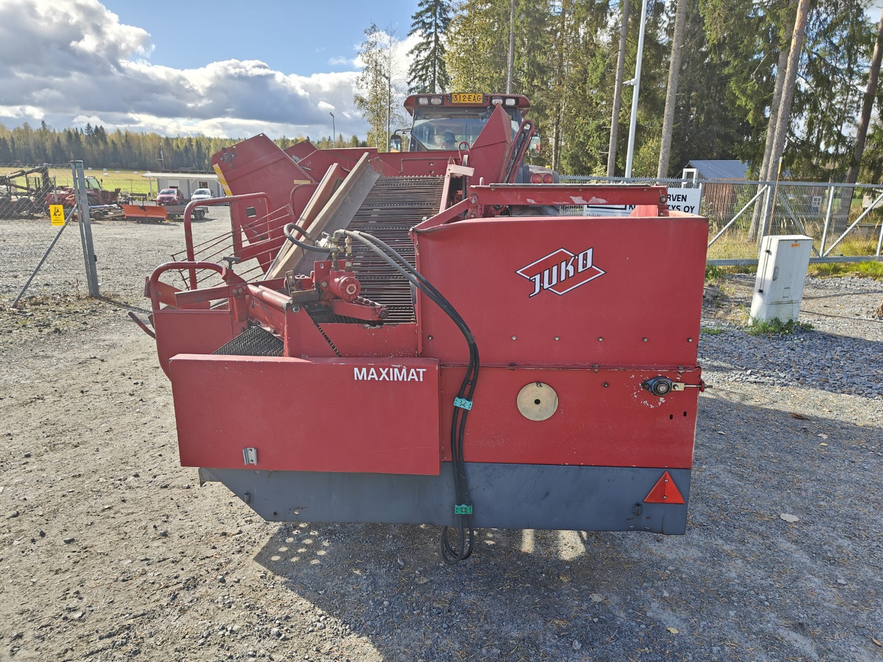 Juko Maximat perunan tai sipulin nostokone Katso video! - Colheitadeira de batatas: foto 3 Juko Maximat perunan tai sipulin nostokone Katso video! - Colheitadeira de batatas: foto 3