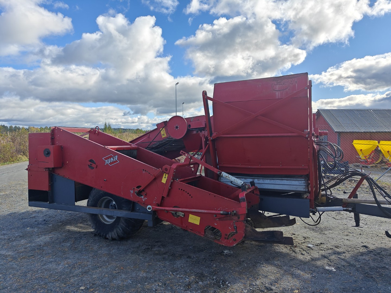 Juko Maximat perunan tai sipulin nostokone Katso video! - Colheitadeira de batatas: foto 4 Juko Maximat perunan tai sipulin nostokone Katso video! - Colheitadeira de batatas: foto 4