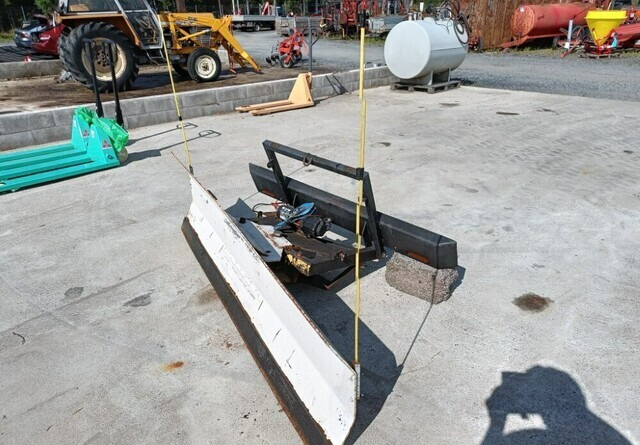 Lumilevy 230cm - vinssillä - Lâmina limpa-neves por Máquina agrícola: foto 2 Lumilevy 230cm - vinssillä - Lâmina limpa-neves por Máquina agrícola: foto 2