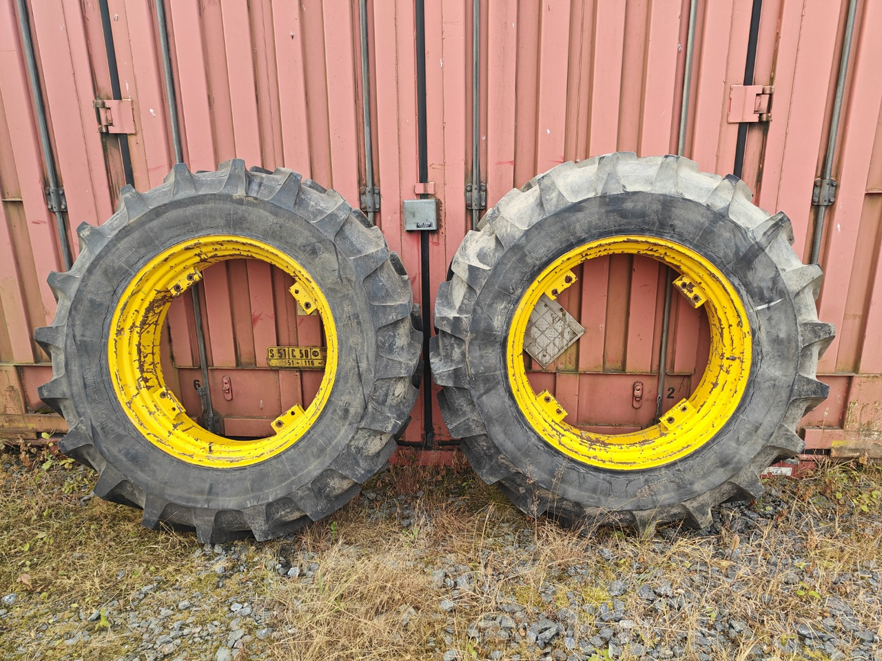 MICHELIN 18.4R38 traktorin renkaat - Jantes e pneus por Trator: foto 1 MICHELIN 18.4R38 traktorin renkaat - Jantes e pneus por Trator: foto 1