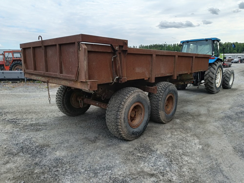 Maansiirtokärry 2-akselinen Hydraulisella takalaidalla, katso video! - Reboque basculante agrícola: foto 5 Maansiirtokärry 2-akselinen Hydraulisella takalaidalla, katso video! - Reboque basculante agrícola: foto 5