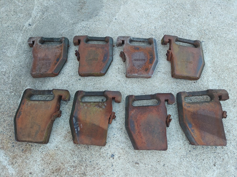 ZETOR Etupainosarja 8kpl - Máquina agrícola: foto 1 ZETOR Etupainosarja 8kpl - Máquina agrícola: foto 1