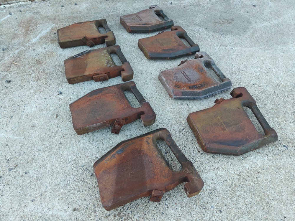 ZETOR Etupainosarja 8kpl - Máquina agrícola: foto 3 ZETOR Etupainosarja 8kpl - Máquina agrícola: foto 3