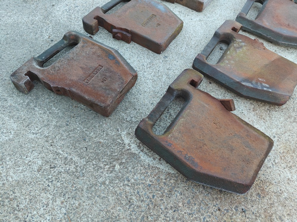 ZETOR Etupainosarja 8kpl - Máquina agrícola: foto 2 ZETOR Etupainosarja 8kpl - Máquina agrícola: foto 2