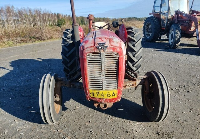Trator Massey Ferguson 35 - rekisterissä - KATSO VIDEO: foto 8 Trator Massey Ferguson 35 - rekisterissä - KATSO VIDEO: foto 8
